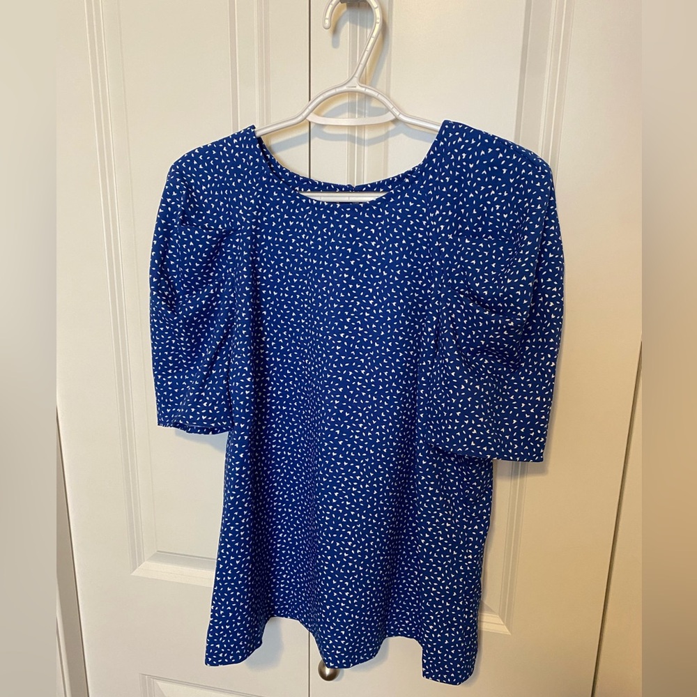 NWT Banana Republic Factory short-sleeve blue print blouse